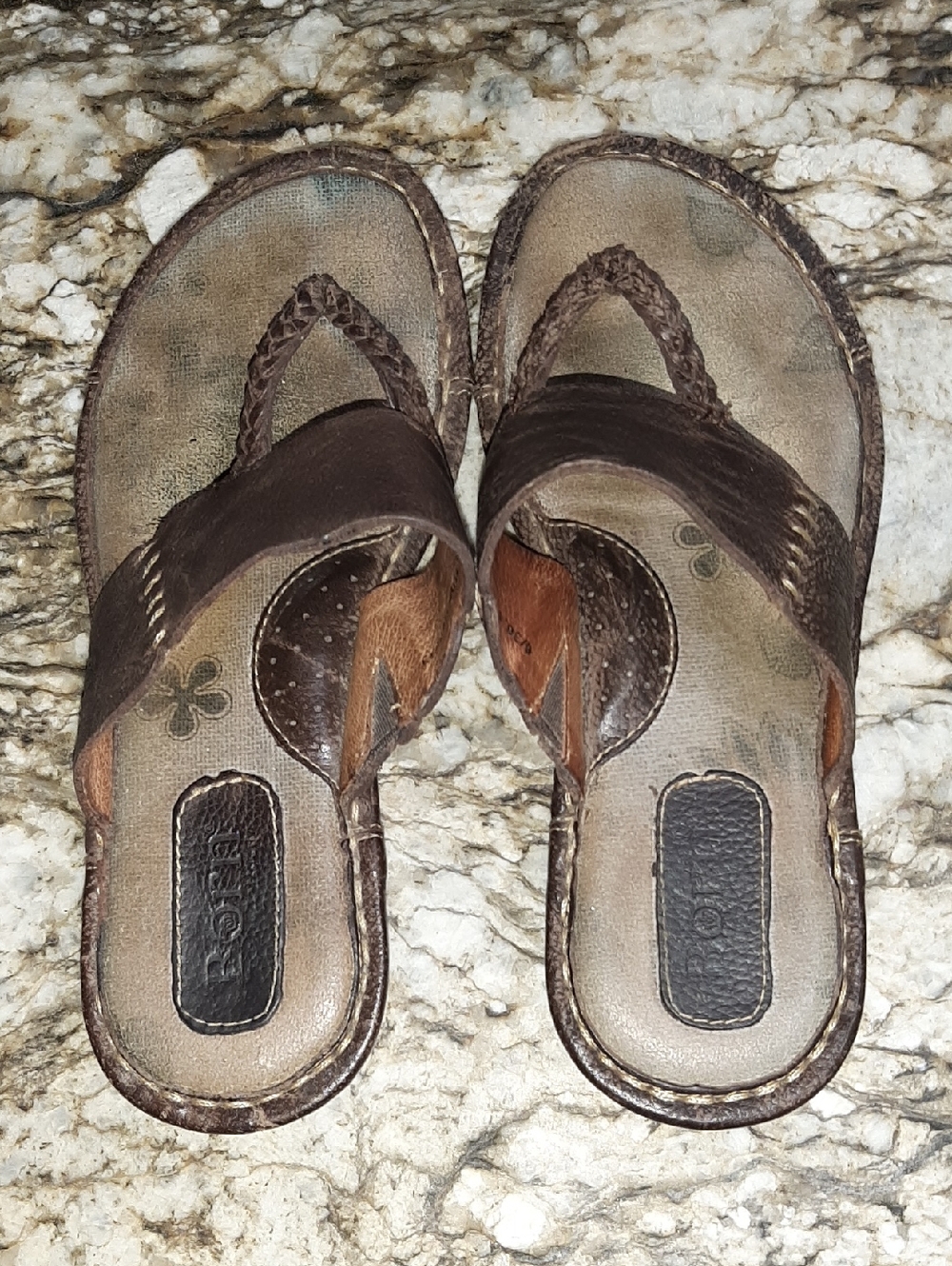 BORN BRAIDED LEATHER FLIP FLOPS SZ 6